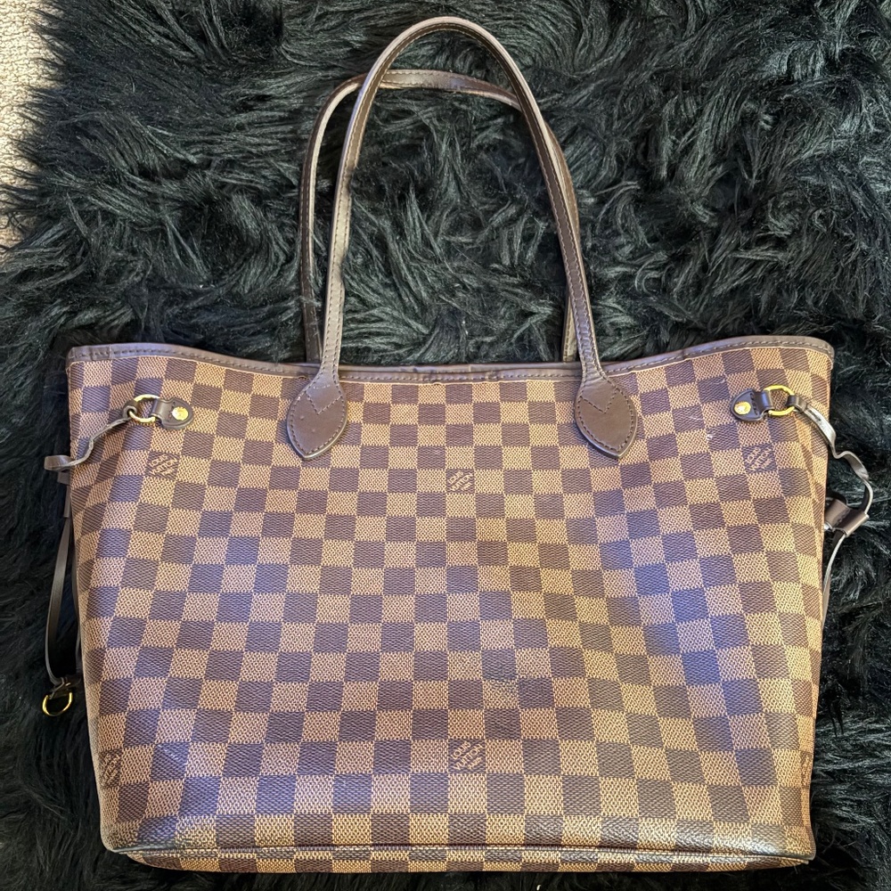 Louis Vuitton Neverfull MM with wristlet pouch - Picture 2 of 13